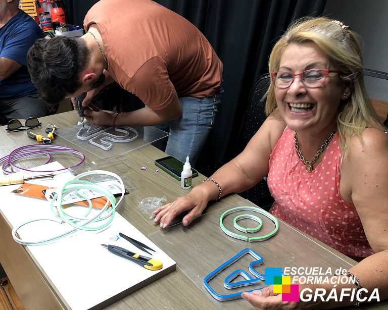 Curso de instalación de neon led uruguay (9)