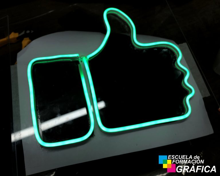 Curso de Instalación de Neeon Led (12)