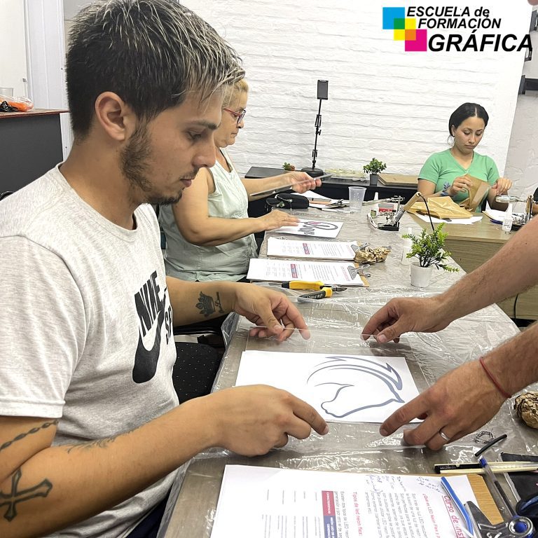 Curso de Instalación de Neón Flex - Noviembre 2024 - EFG (3)