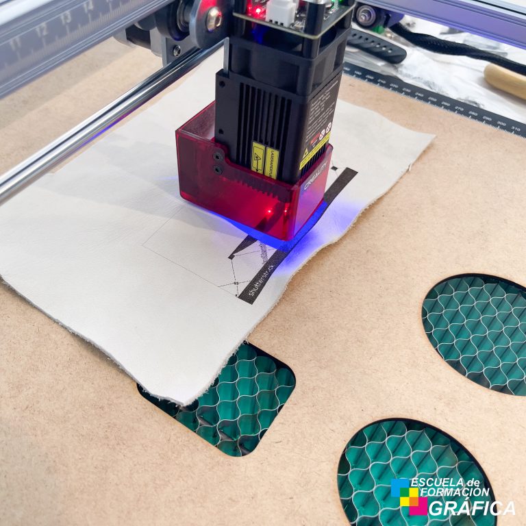 Curso de Corte y Grabado Láser - 9 de Noviembre del 2025 - EFG - Escuela de Formación Gráfica12