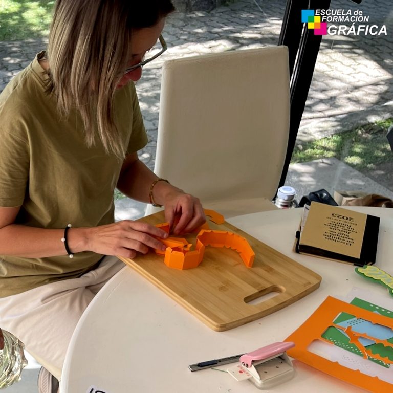 Curso de Papeleria Creativa y Silhouette - Noviembre 2025 - EFG -Escuela de Formación Grafica 5